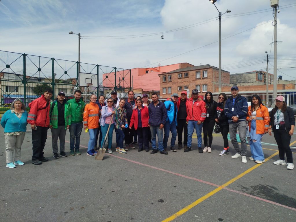 jornada-embellecimiento-suba-bogota-area-limpia-prado-pinzon.jpg