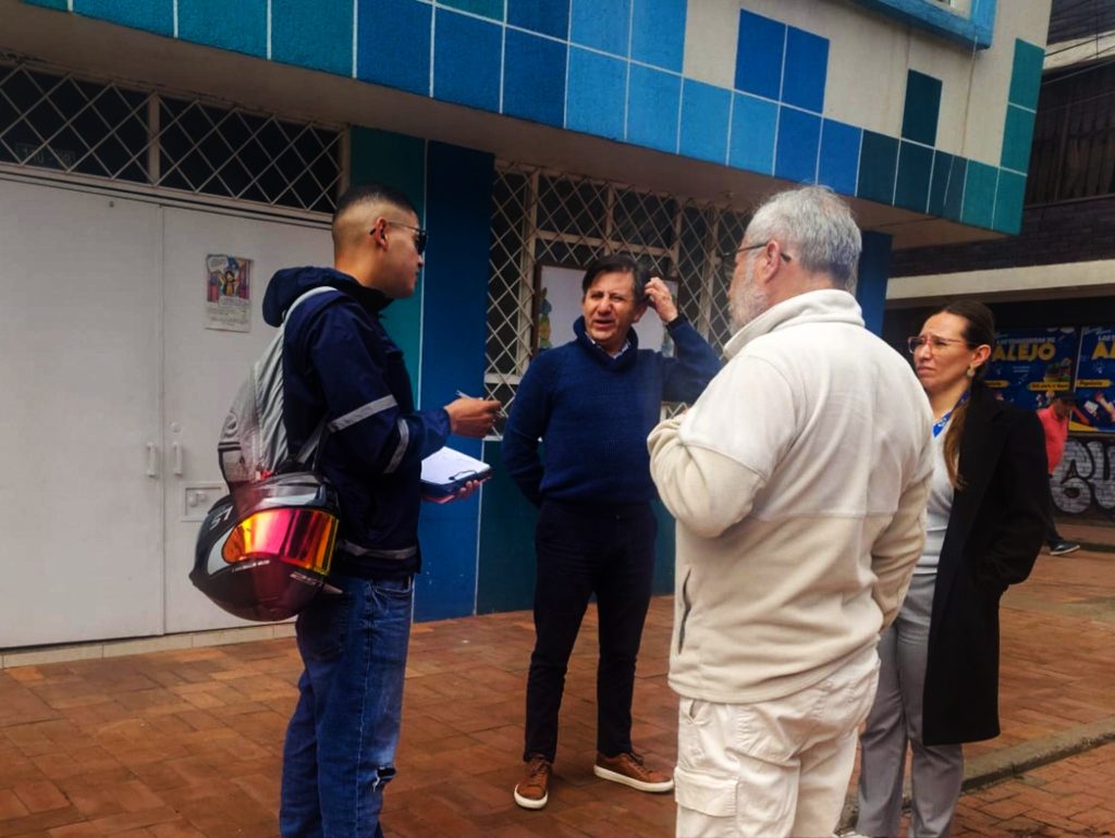 Jornada informativa sobre nuevos horarios y frecuencias de recolección de residuos en Lombardía III Sector de Suba Bogotá