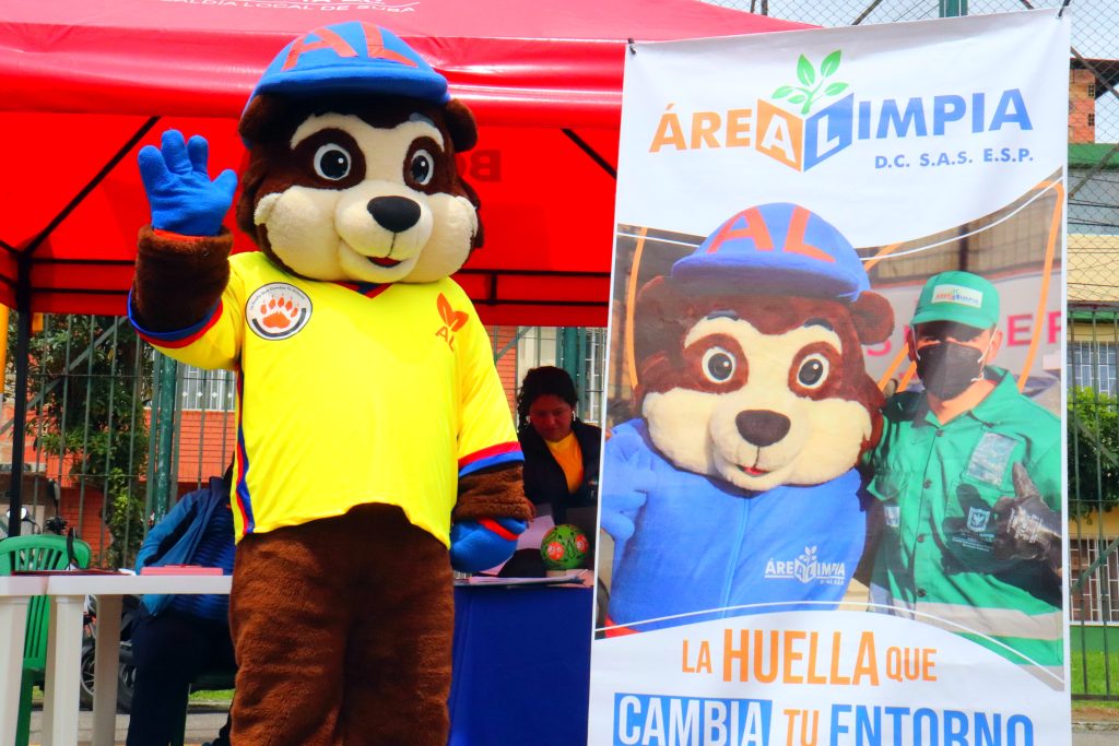 Recolección de residuos en Suba Mantener limpia a Suba empieza desde casa. Conoce esta guía práctica sobre separación en la fuente, reciclaje, manejo de escombros, residuos voluminosos, residuos de mascotas y uso correcto de contenedores soterrados para contribuir al aseo público en Bogotá.